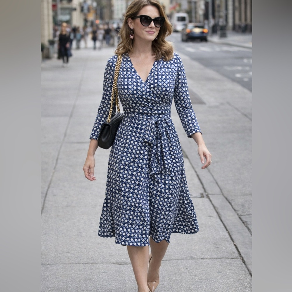 Leota S v neck wrap dress with tie blue white